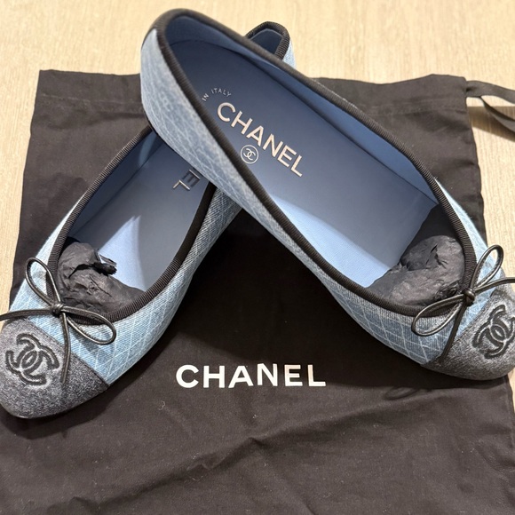 CHANEL Light Blue Quilted Flats - Picture 1 of 12